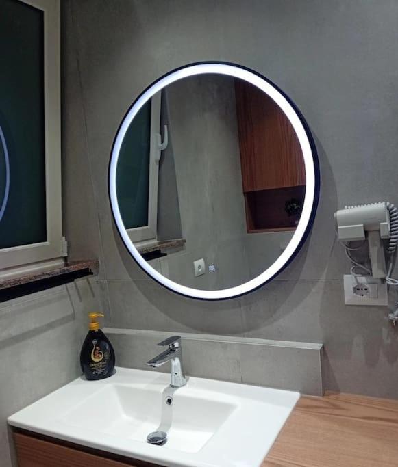 Tirana Road Blloku Area Apartment ภายนอก รูปภาพ