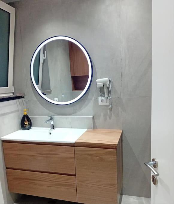 Tirana Road Blloku Area Apartment ภายนอก รูปภาพ