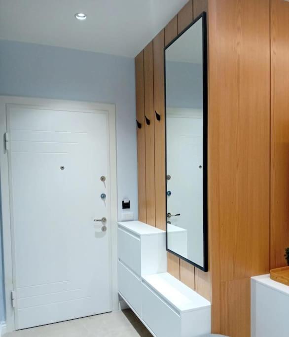 Tirana Road Blloku Area Apartment ภายนอก รูปภาพ