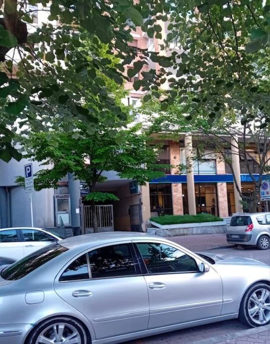 Tirana Road Blloku Area Apartment ภายนอก รูปภาพ